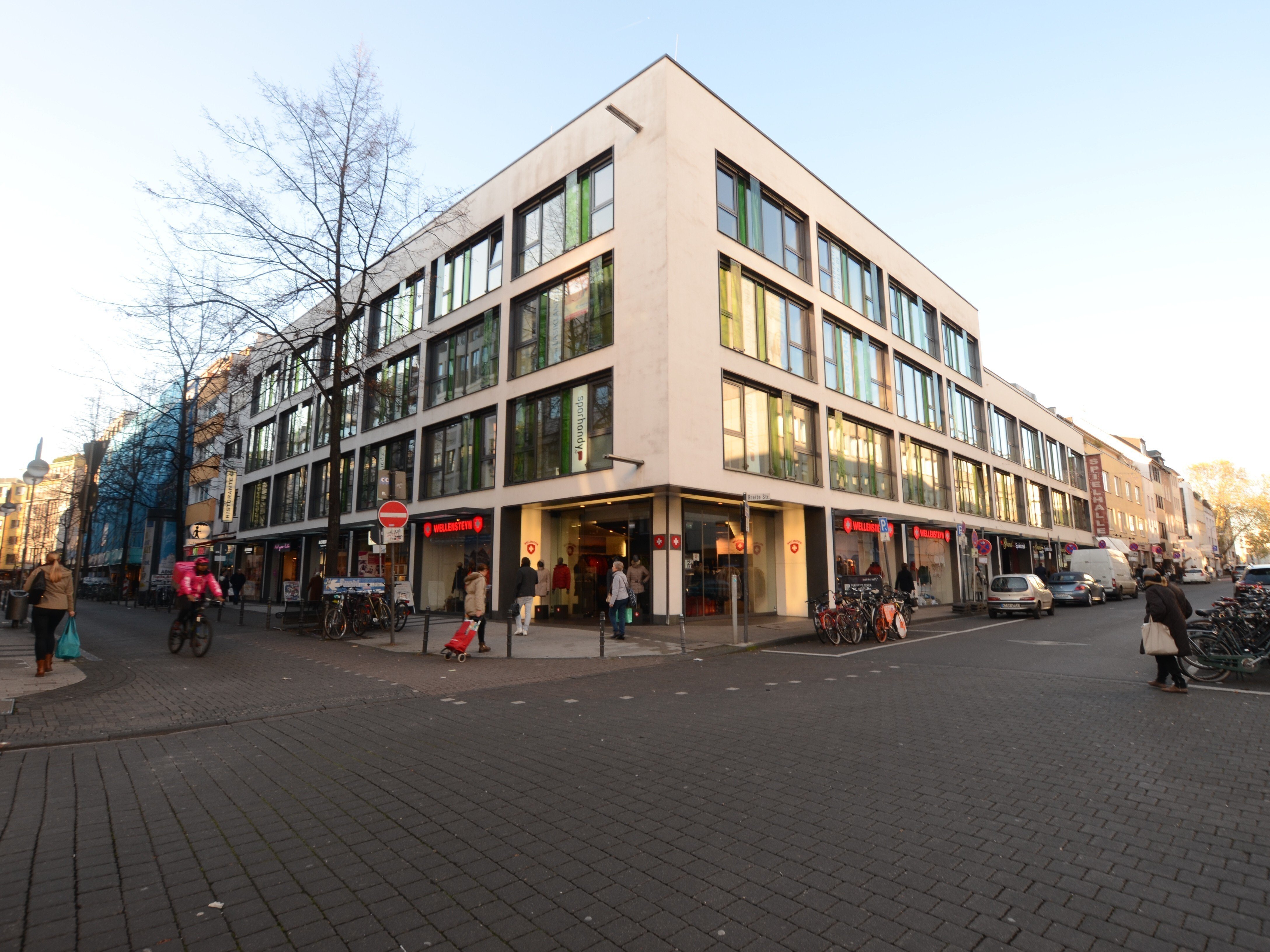 Breite Straße 100 isico