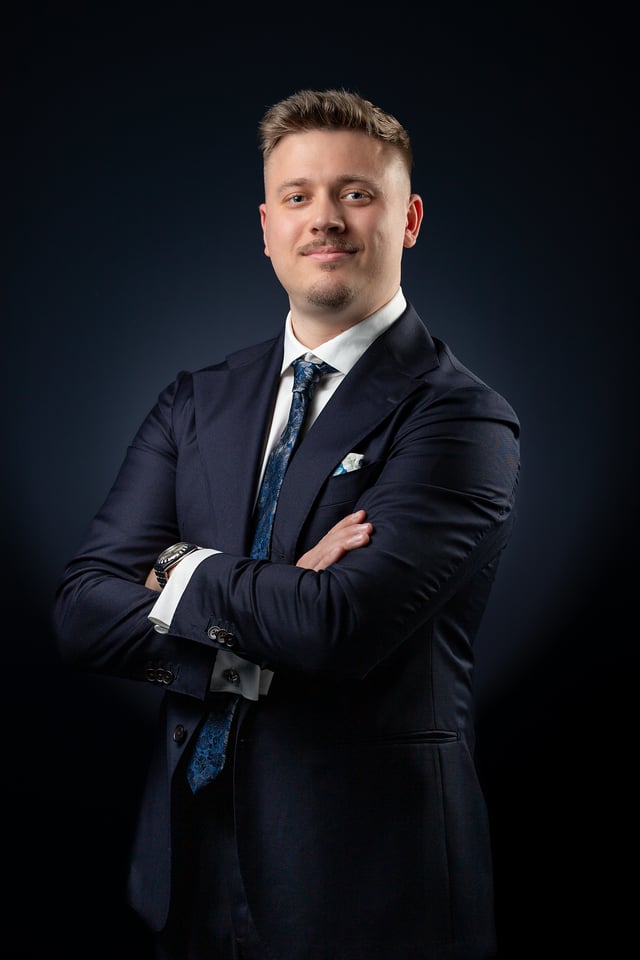 Tom_Rosenstein_Kreuzend_hoch